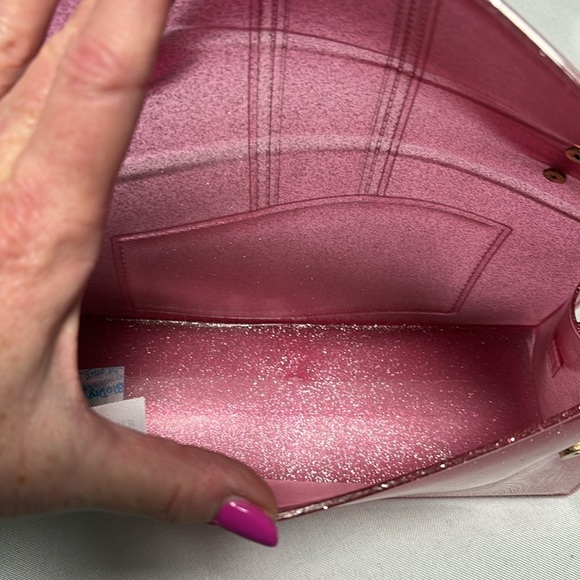 Jelly Purse, Pink Glitter comes w/strap. NWOT. Magnetic closure. Super Cute. - Picture 3 of 4